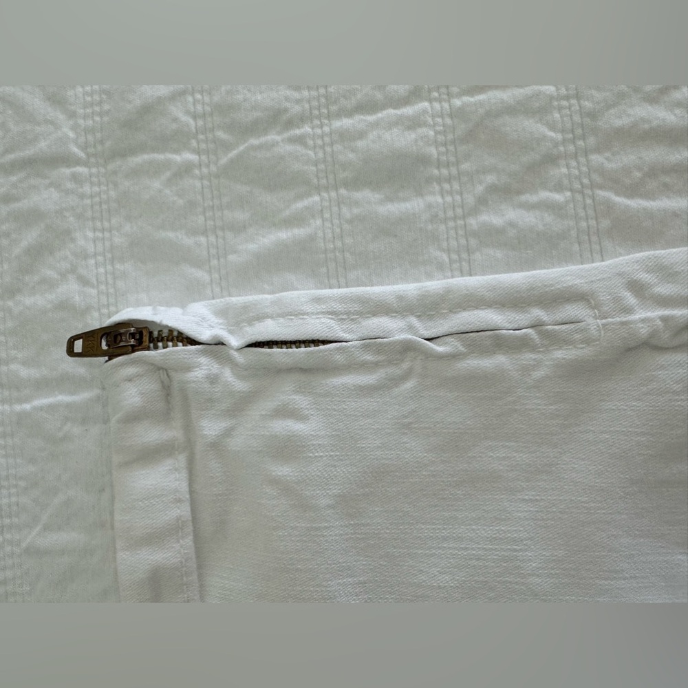 Zara Basic White Jeans 🤍 zipper at the pencil ankle 🤍 gorgeous with heels 🤍 - Picture 5 of 7